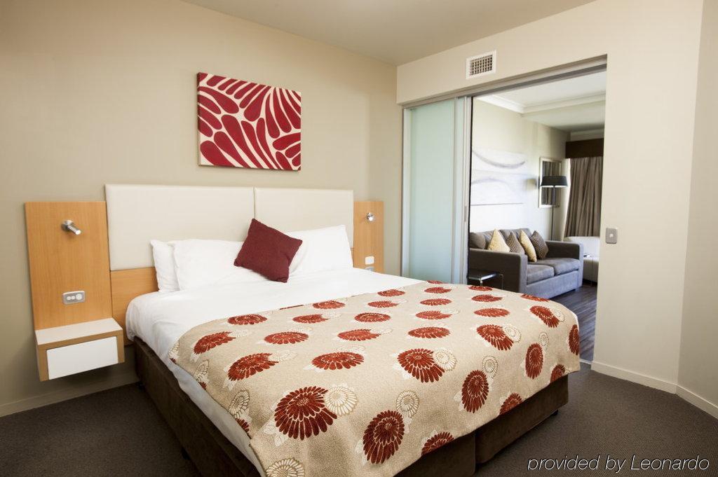 Grand Hotel And Apartments Townsville Bagian luar foto