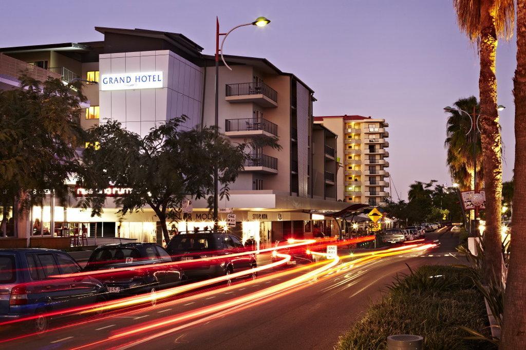 Grand Hotel And Apartments Townsville Bagian luar foto