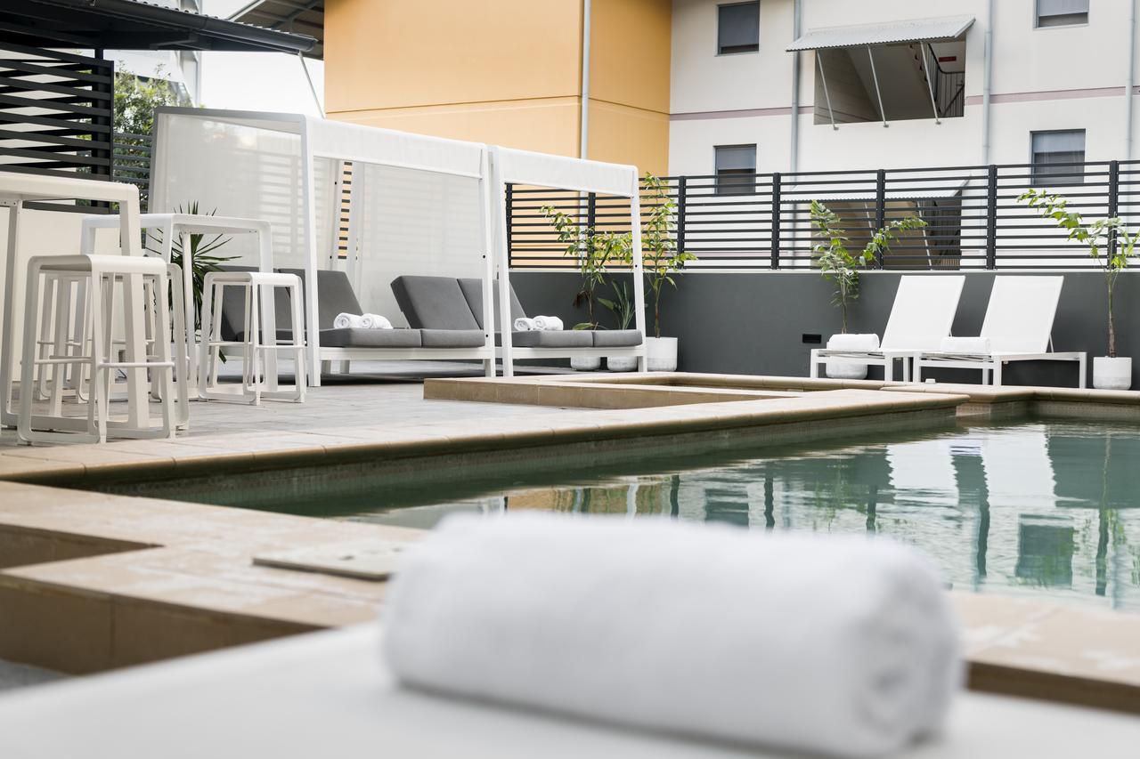 Grand Hotel And Apartments Townsville Bagian luar foto