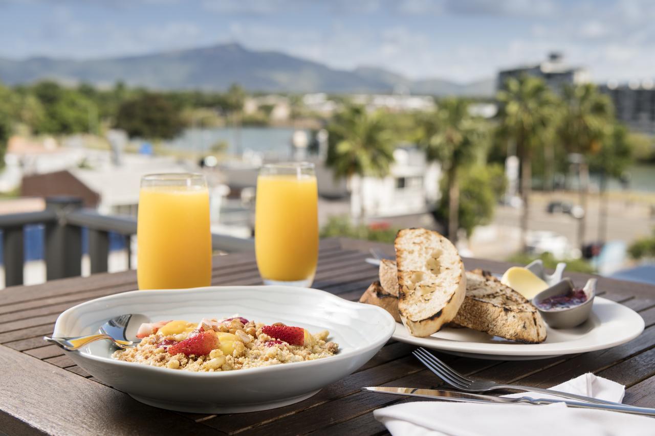 Grand Hotel And Apartments Townsville Bagian luar foto