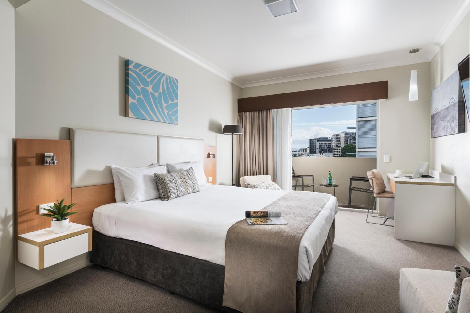 Grand Hotel And Apartments Townsville Bagian luar foto