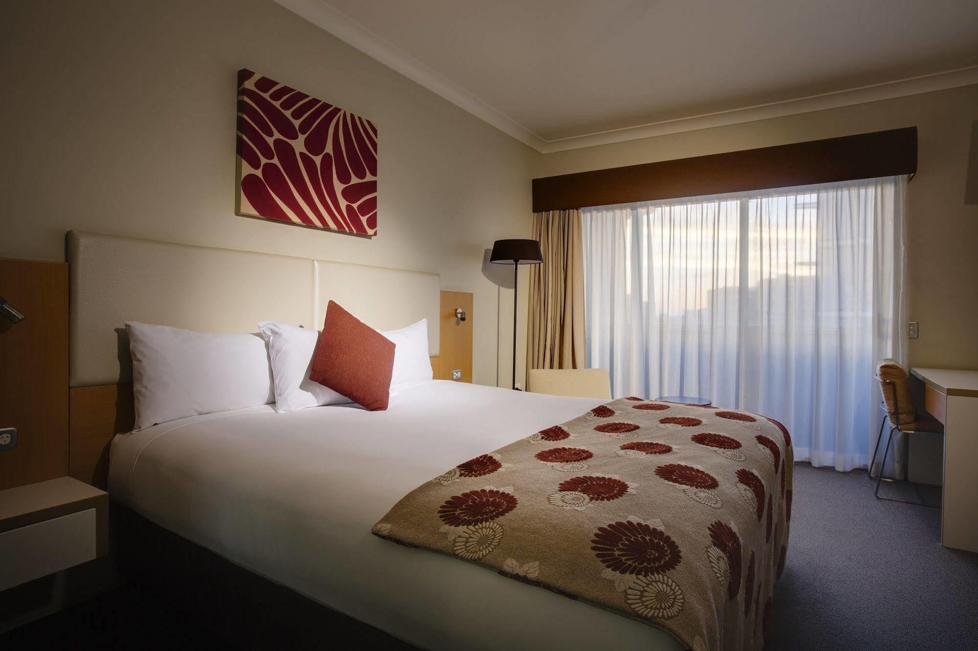 Grand Hotel And Apartments Townsville Bagian luar foto