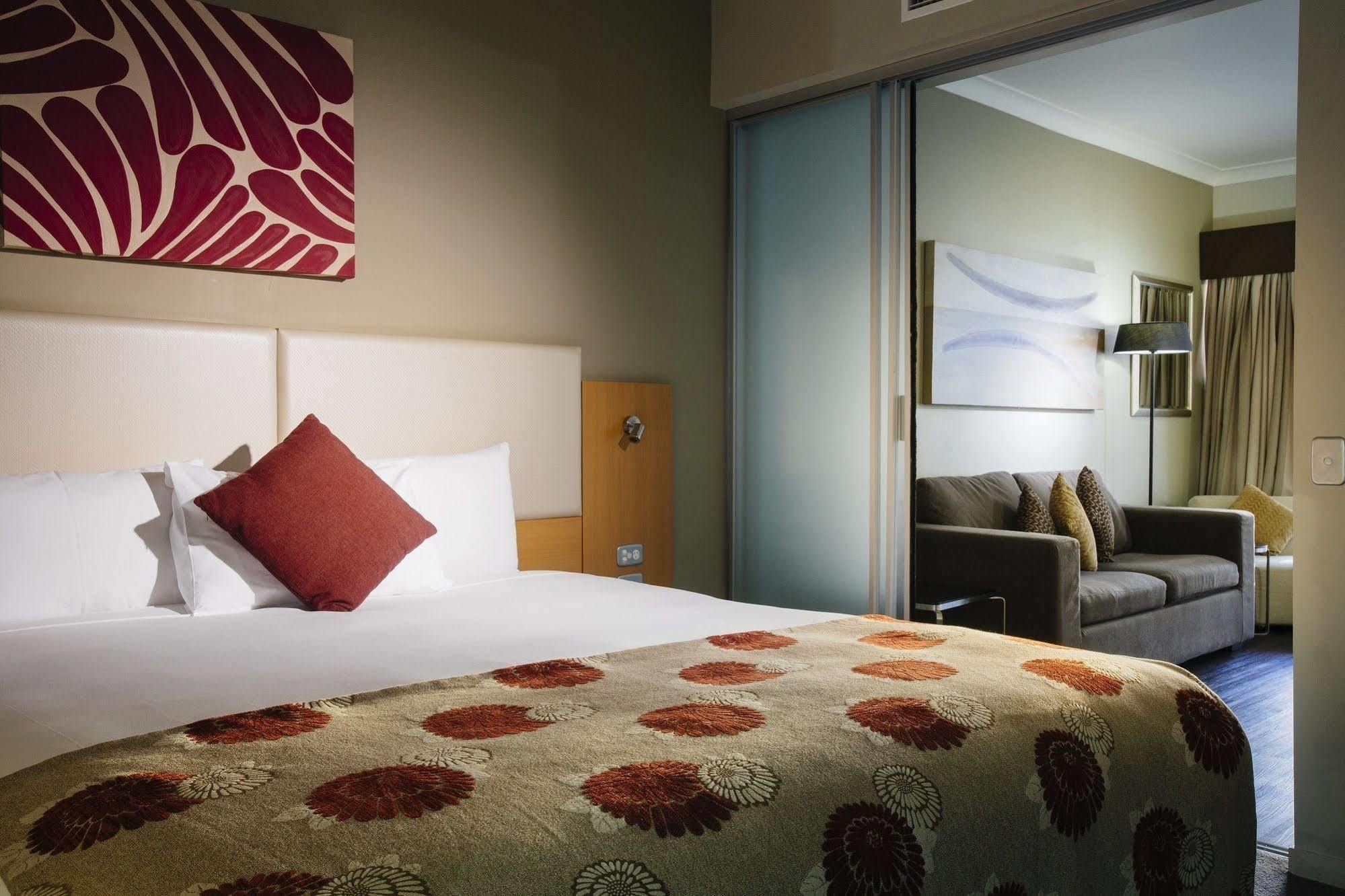 Grand Hotel And Apartments Townsville Bagian luar foto