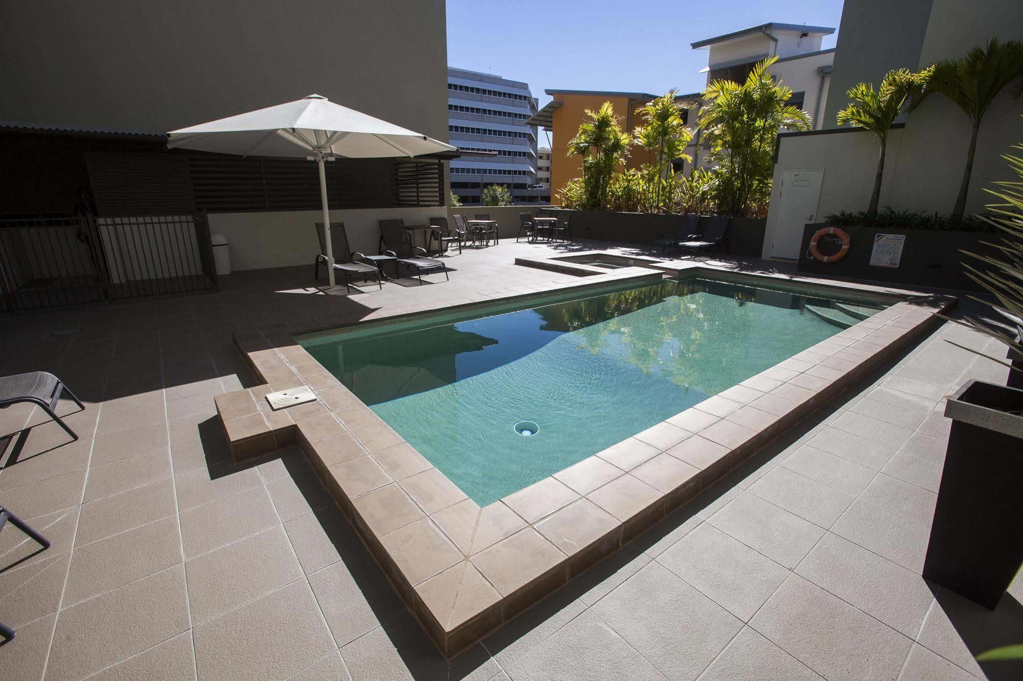 Grand Hotel And Apartments Townsville Bagian luar foto