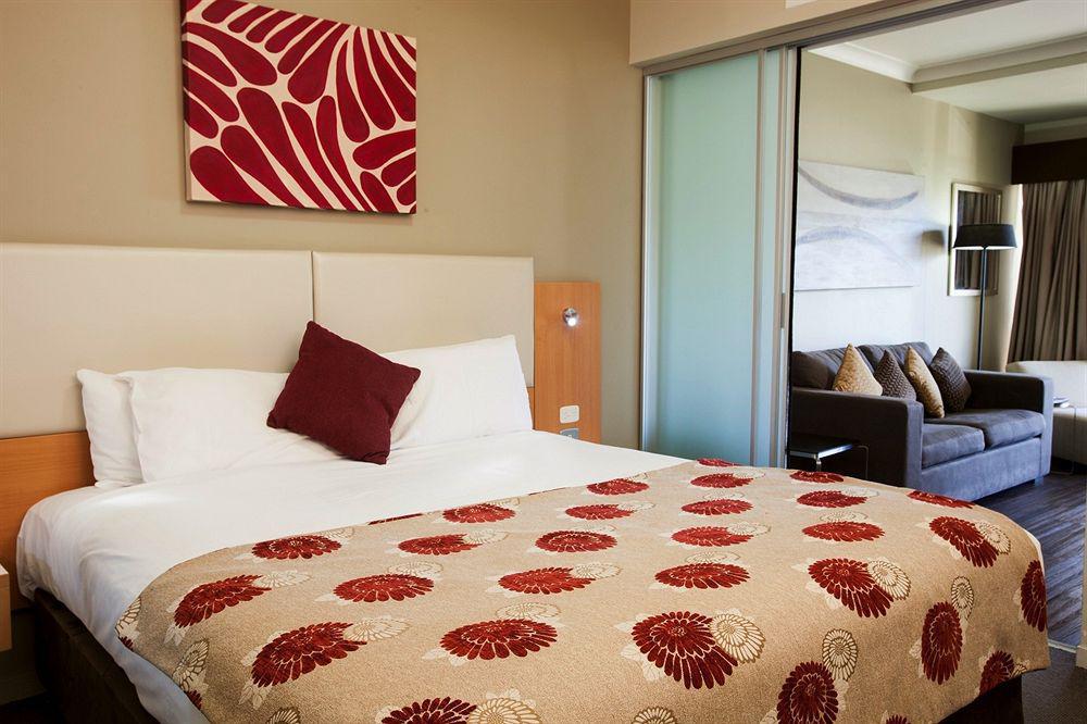 Grand Hotel And Apartments Townsville Bagian luar foto